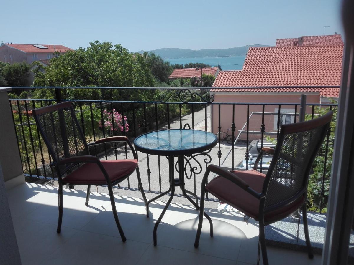 Apartments Vodopija 300M To The Beach Sveti Filip i Jakov Eksteriør billede