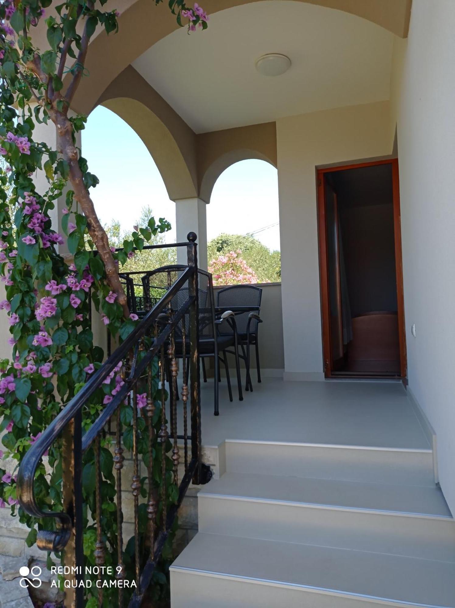Apartments Vodopija 300M To The Beach Sveti Filip i Jakov Værelse billede