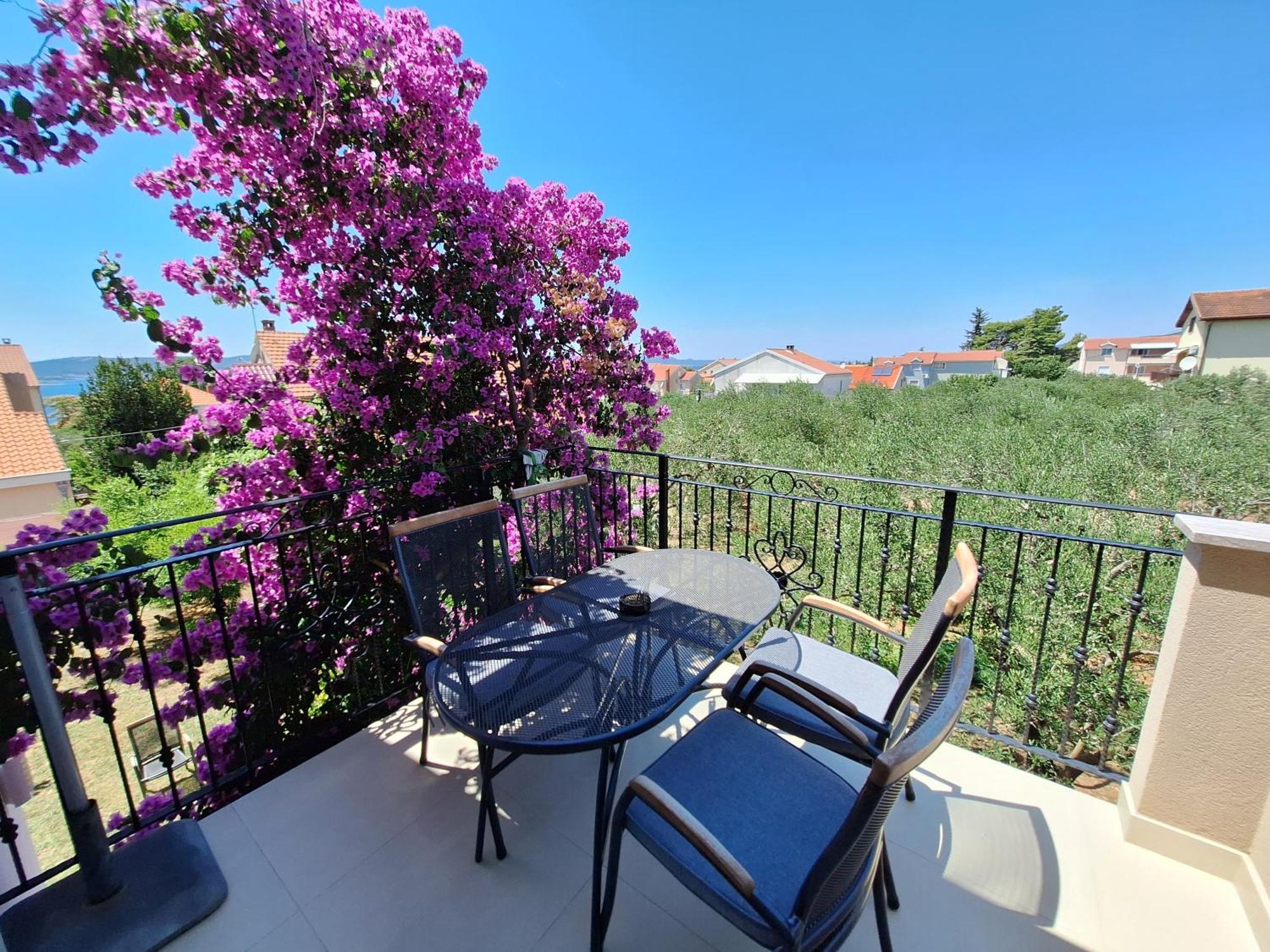 Apartments Vodopija 300M To The Beach Sveti Filip i Jakov Værelse billede