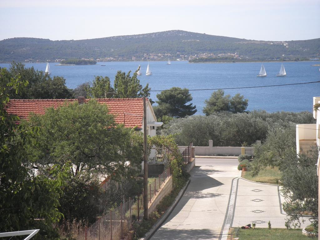 Apartments Vodopija 300M To The Beach Sveti Filip i Jakov Værelse billede