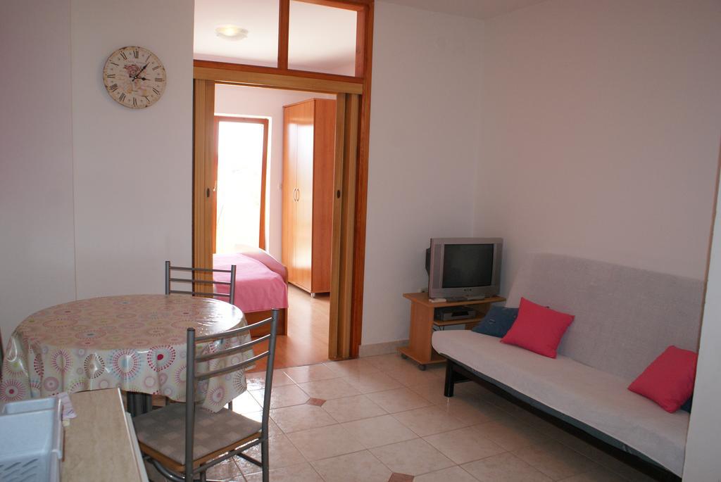 Apartments Vodopija 300M To The Beach Sveti Filip i Jakov Eksteriør billede