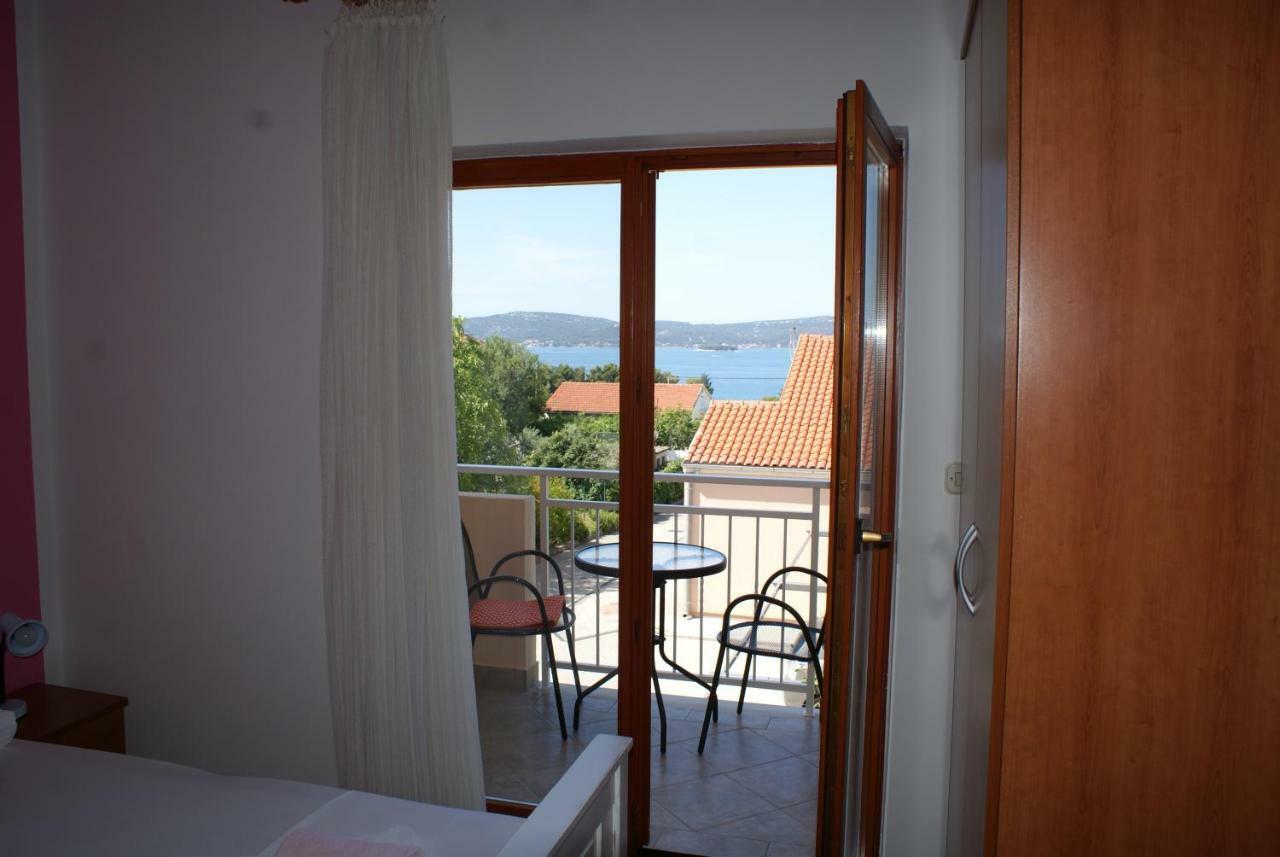 Apartments Vodopija 300M To The Beach Sveti Filip i Jakov Eksteriør billede