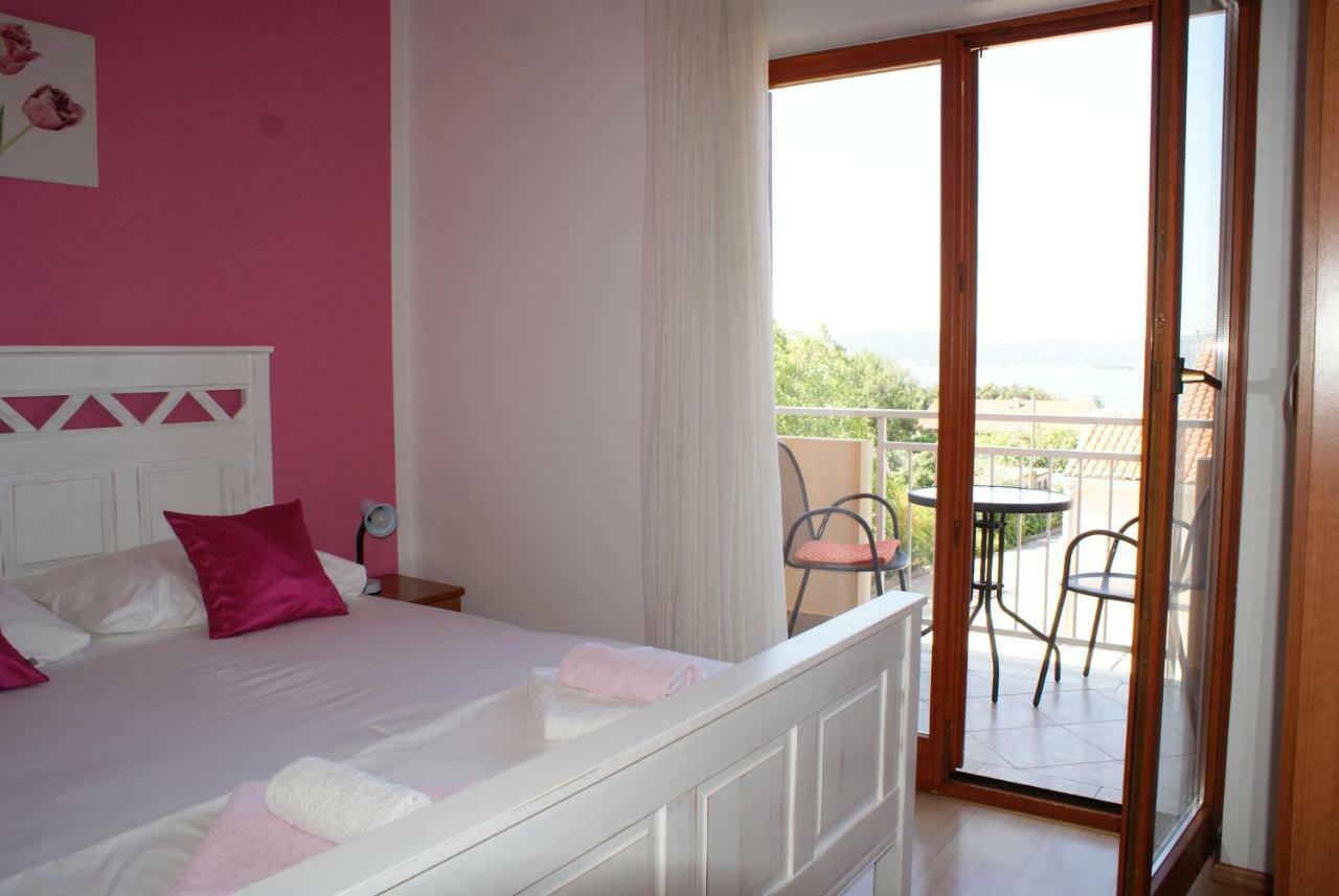 Apartments Vodopija 300M To The Beach Sveti Filip i Jakov Eksteriør billede